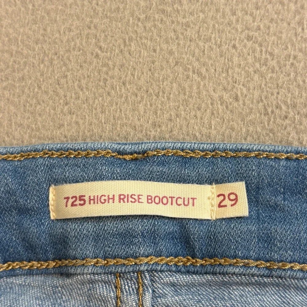 Levis 725 High Rise Bootcut Jeans Women Sz 29  Inseam 30 Medium Wash Blue Denim - Picture 6 of 12